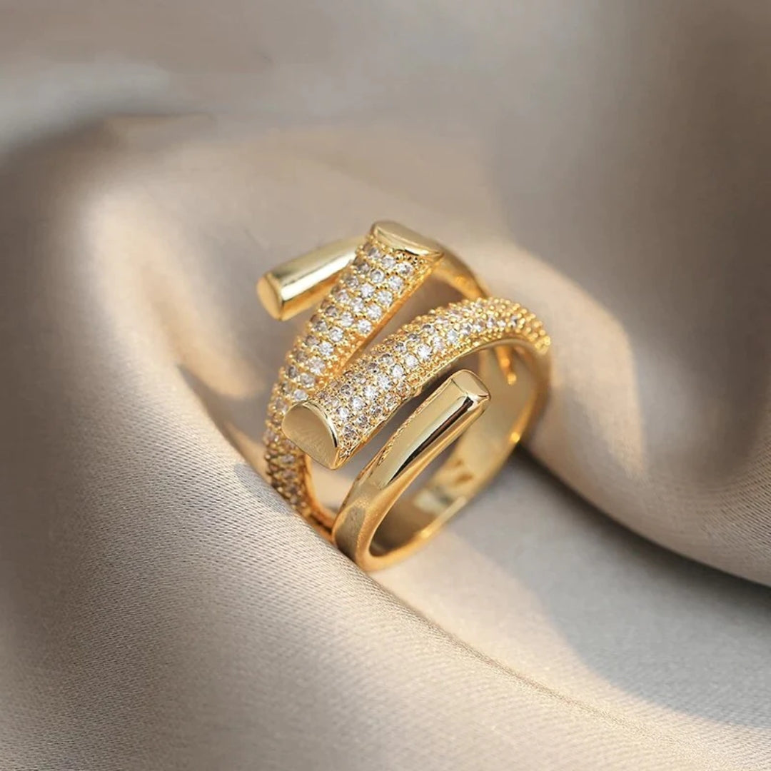 Justerbar lyxig ring med cubic zirconia i guld